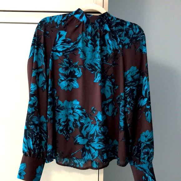 Who What Wear Tops - Who What Wear- size M brown and teal blouse.